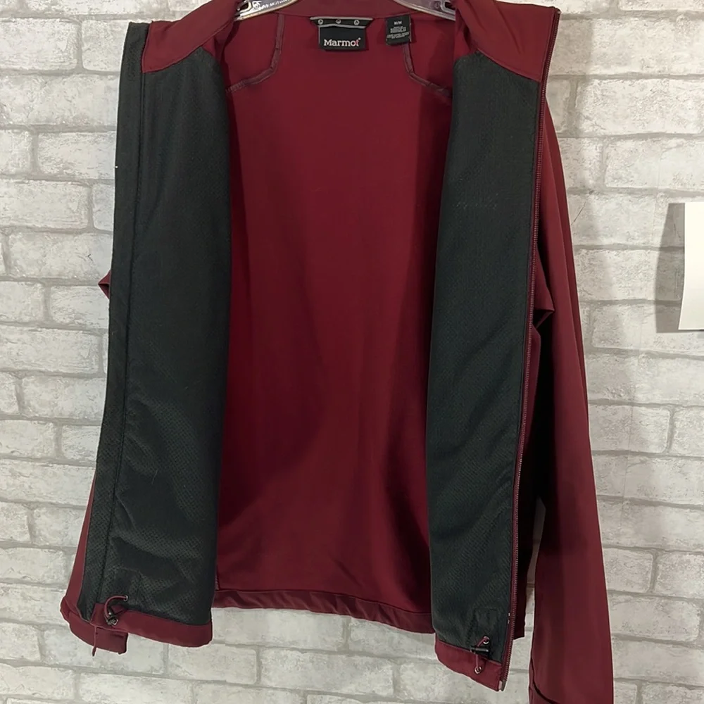 Marmot burgundy jacket size Medium